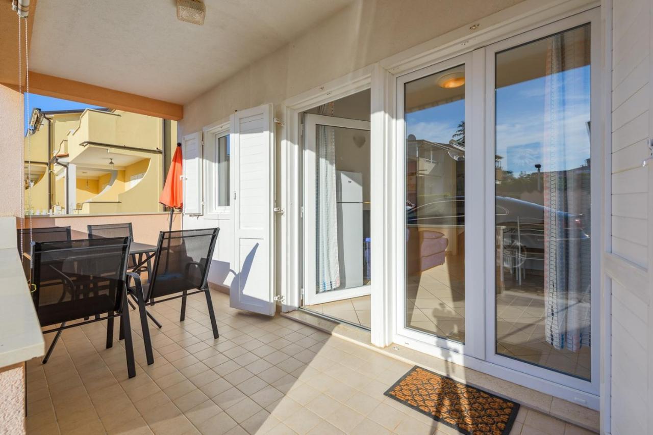 Lucrezia House With Apartments Lovrecica  Bagian luar foto
