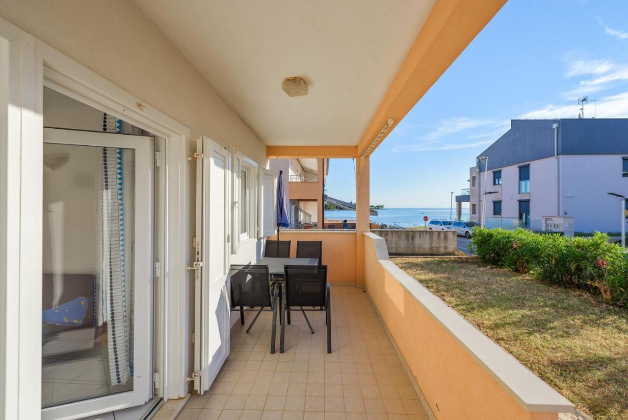 Lucrezia House With Apartments Lovrecica  Bagian luar foto