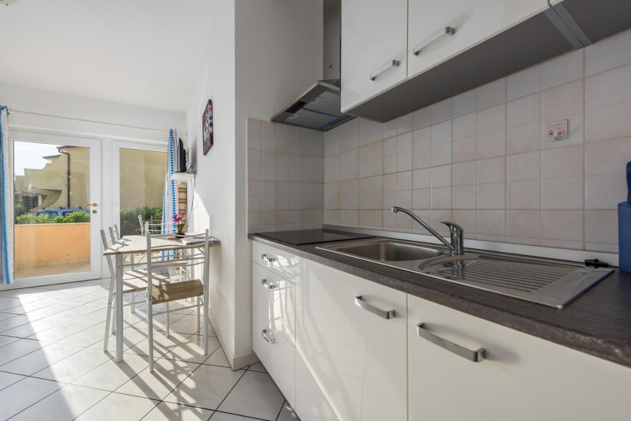 Lucrezia House With Apartments Lovrecica  Bagian luar foto